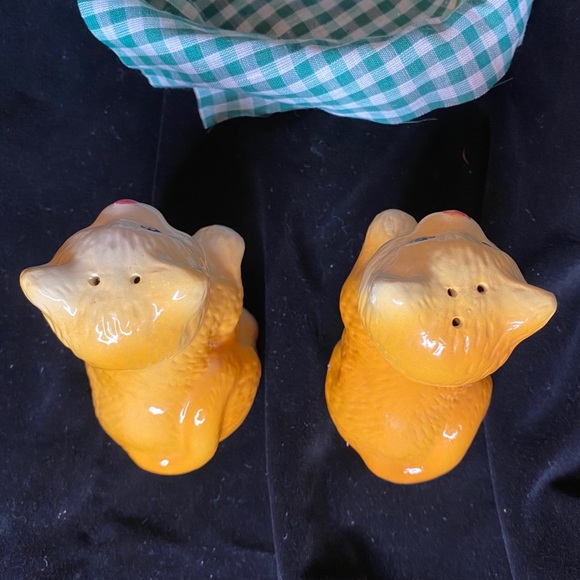 GUC Vintage Kitten Ceramic Salt and Pepper Shakers - Picture 7 of 10